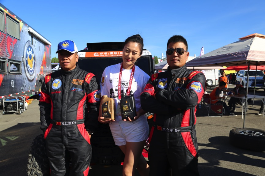 2017环塔发车揭幕， 参赛车队首选统一润滑油！