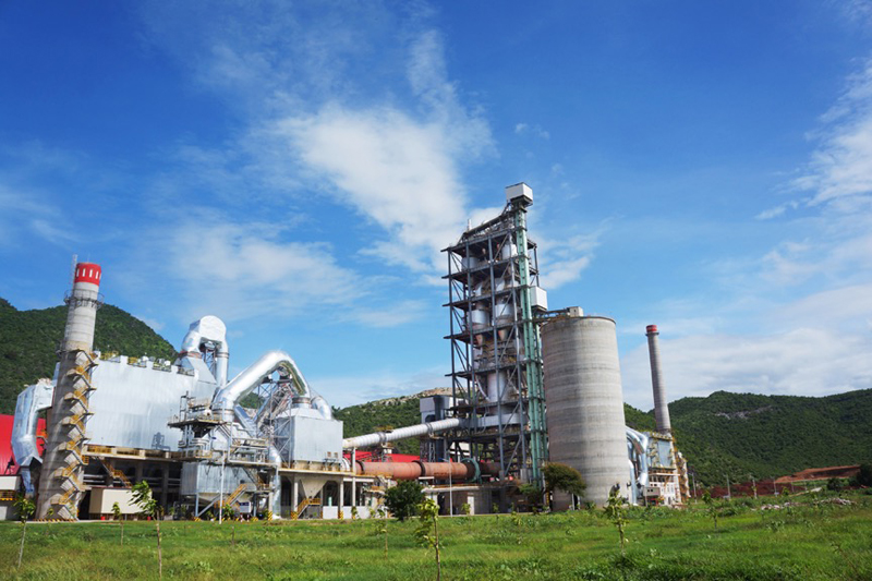 统一工业油系列产品 为中国最大水泥生产企业加油！