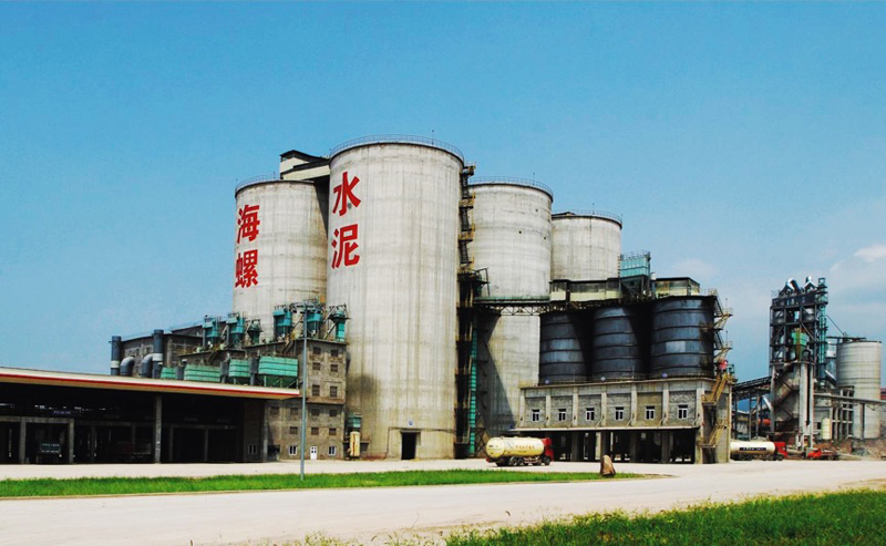 统一工业油系列产品 为中国最大水泥生产企业加油！