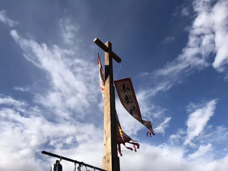 统一润滑油携手星巴克，在大漠建起一座“新龙门客栈”！