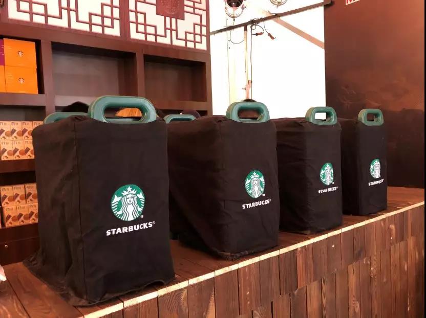 统一润滑油携手星巴克，在大漠建起一座“新龙门客栈”！