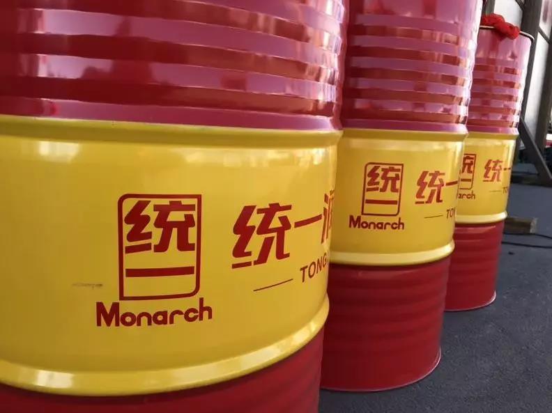 统一润滑油携手星巴克，在大漠建起一座“新龙门客栈”！