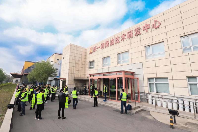 统一接待企业家考察团，探究“中央厨房”探讨油液自主品牌成长新路径