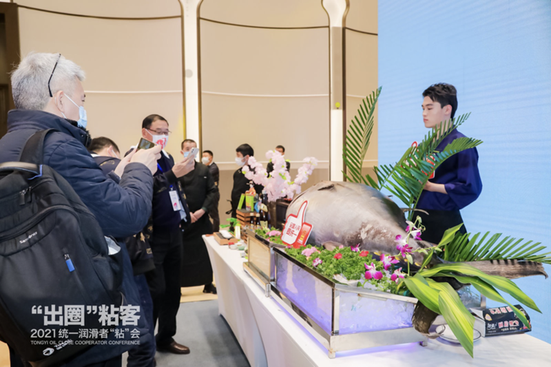 微信图片_20211219233655.png 统一润滑者“粘”会,盘点六大出圈名场面!