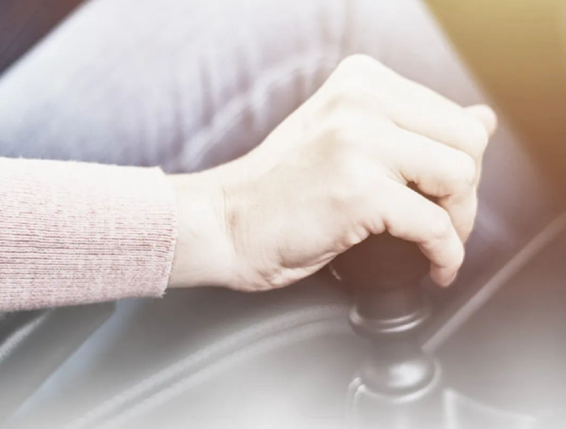 保护变速箱，用统一润滑油之合能齿轮油