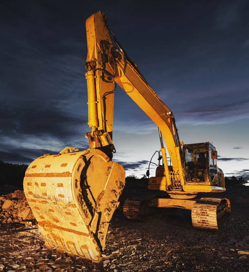 ​统一黑移山C4000高清洁超高压抗磨液压油，可轻松应对各种苛刻工况