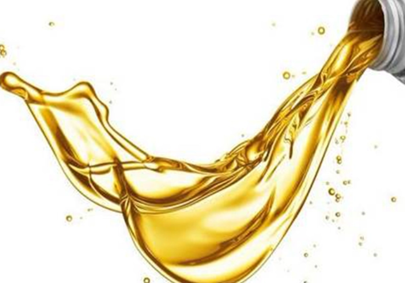 卡车司机要留神，统一润滑油劝您选对了机油再发车