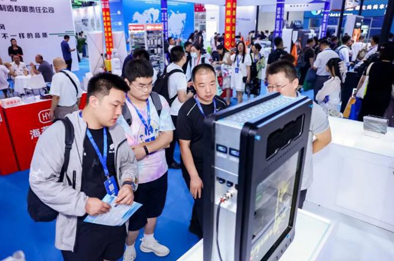 统一石化新能源油液解决方案亮相北京新国展